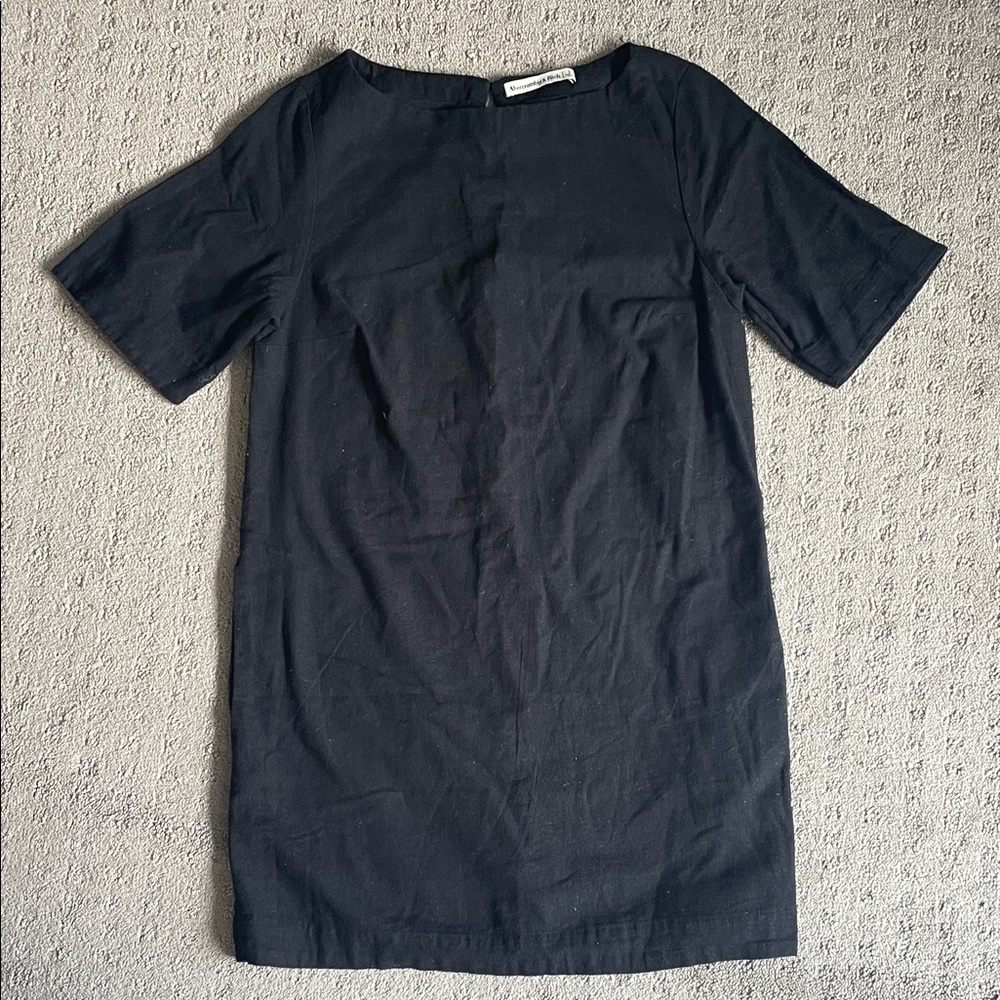 Abercrombie & Fitch Black Short Sleeve Shift Dress